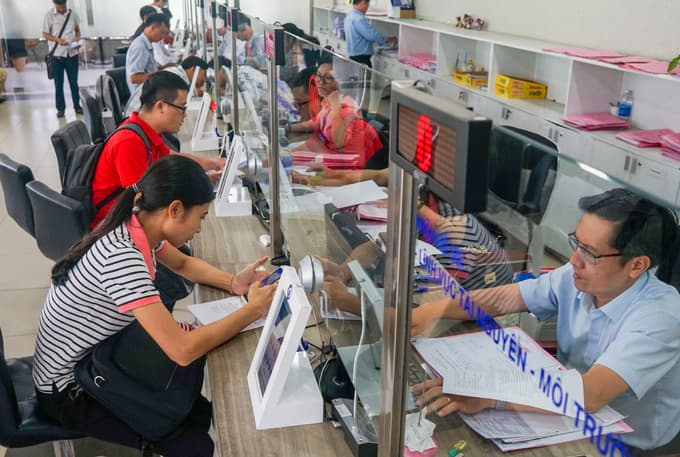 Vietnam brings public servants into anti-corruption net