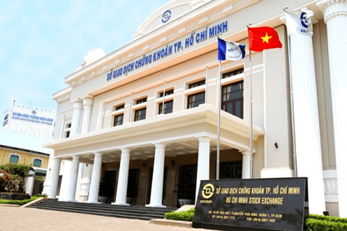 Vietnam begins trading in covered warrants