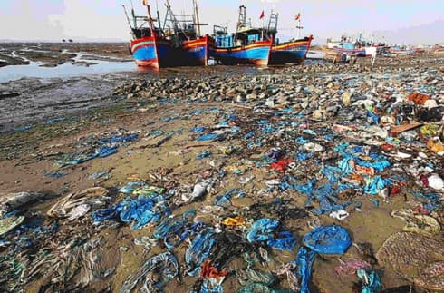 Vietnam sets target of eradicating plastic waste
