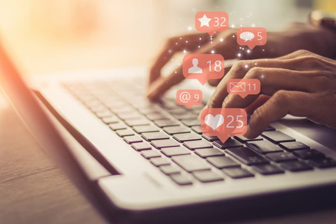 Young Vietnam pros use social media to advance careers: report