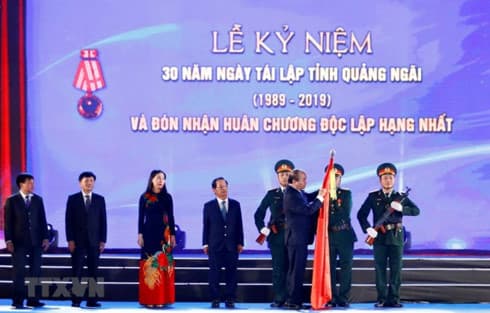 PM attends 30th anniversary of Quang Ngai’s re-establishment