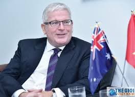 Australian ambassador's contributions to relations with Vietnam praised