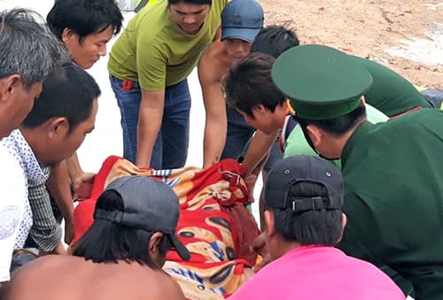 Four bodies retrieved from sunk fishing vessel in central Vietnam
