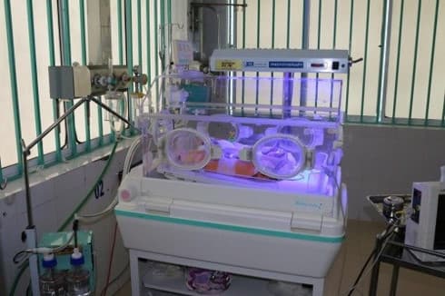 Investment fund presents medical equipment to mountainous provinces