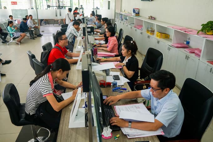 Ho Chi Minh City to review public sector salary hike