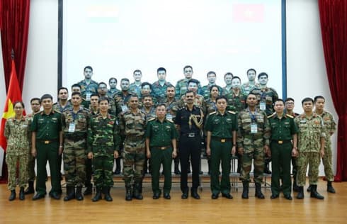 Vietnam, India hold exercise to share peacekeeping experience