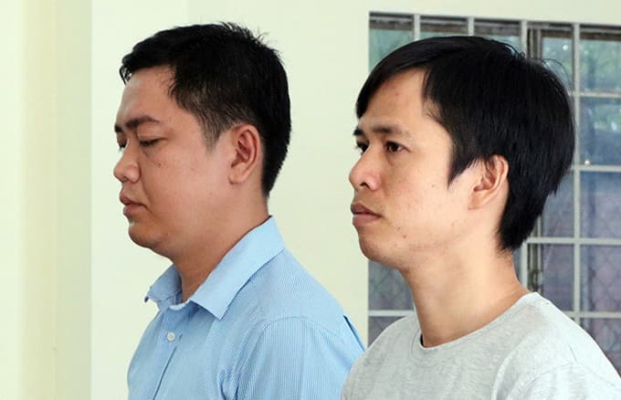 Former police officers jailed for killing civilian