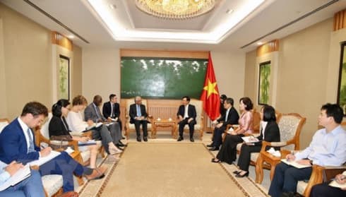 Vietnam hopes for further support in access to ODA: Deputy PM