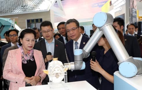 Top legislator visits China’s first hi-tech park