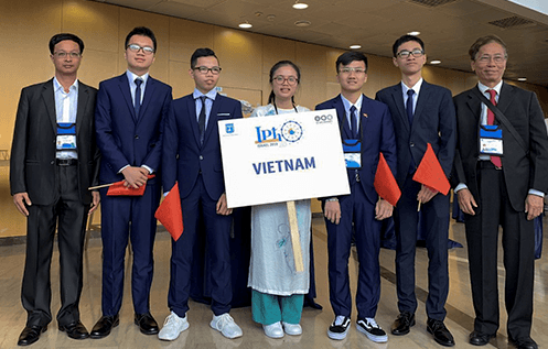 Vietnamese students bag three gold medals at int’l physics competition