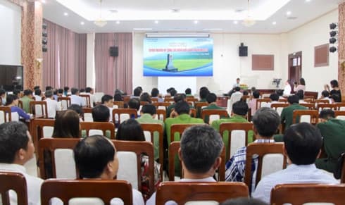 Vietnam, Cambodia build border lines of peace, friendship