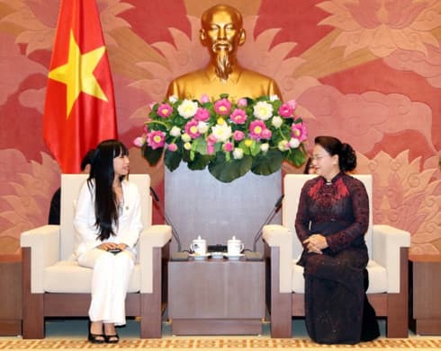 NA leader welcomes head of France-Vietnam Friendship Parliamentary Groups