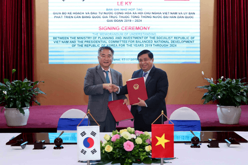 RoK helps VN promote balanced national development