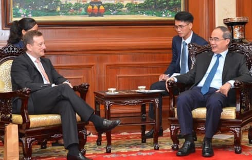 Ho Chi Minh City’s official receives French ambassador Friday
