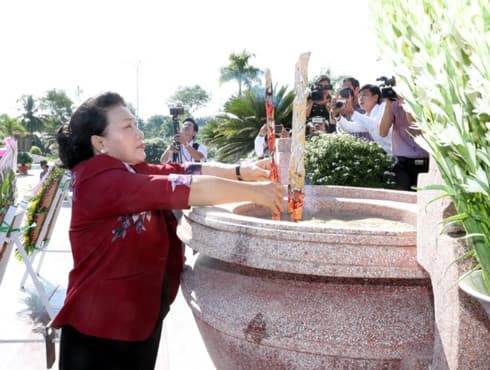 Ceremony honours 468 families of fallen soldiers