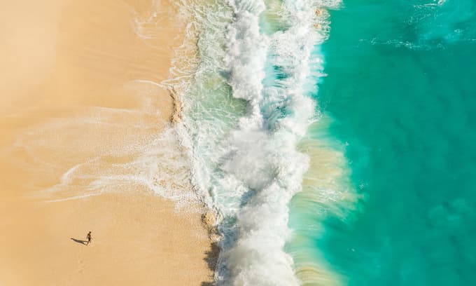 Vietnamese tourist killed by six-meter wave in Bali