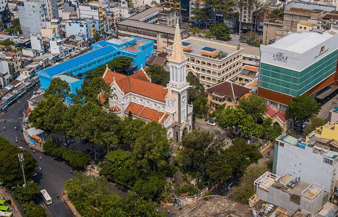 Saigon church resting place of last emperor’s in-laws