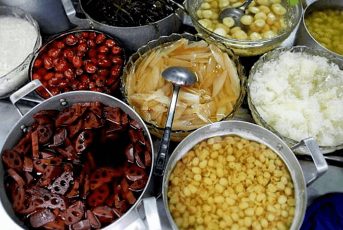 Five Saigon sweet soup stalls don’t need no name