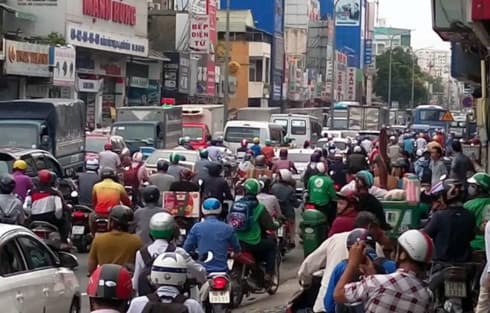 HCM City plans 34 toll booths to reduce peak-hour congestion