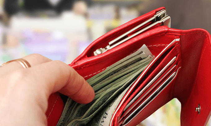 Vietnamese prefer cash to credit cards when traveling abroad
