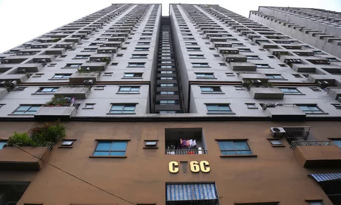 Hanoi arrests three officials involved in property tycoon's violations