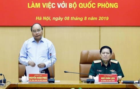PM Nguyen Xuan Phuc hails defense-purposed land use