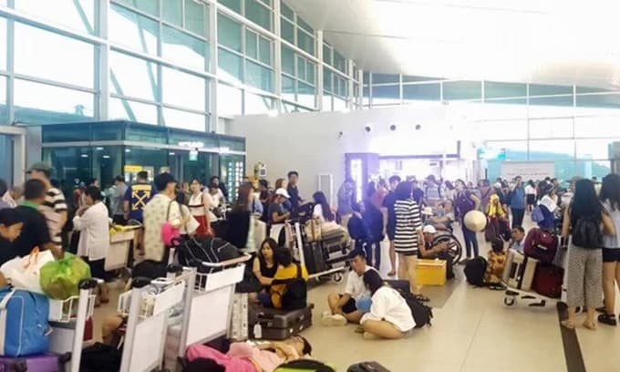 Over 1,500 stuck on flooded Phu Quoc island as airlines cancel service