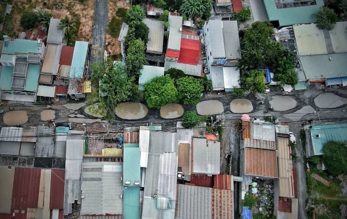 Saigon lays claim to 'rockiest road on the planet'
