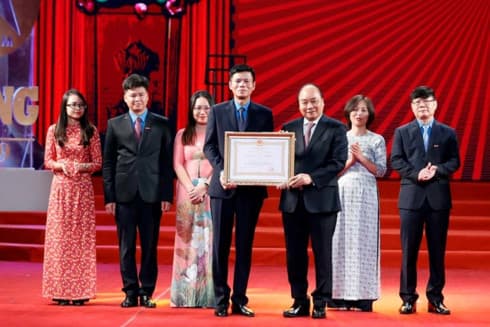 PM Phuc attends ceremony marking 90th anniversary of labour newspaper