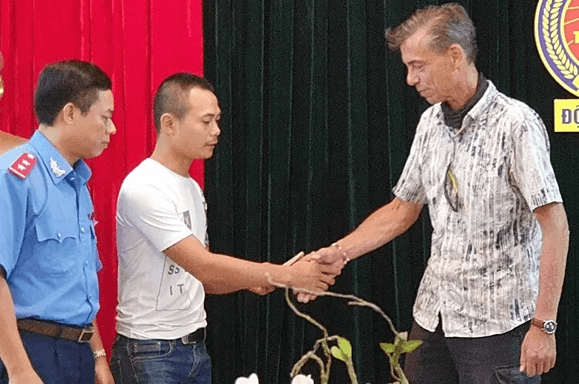 Hanoi taxi driver fined for cheating Dutch tourists