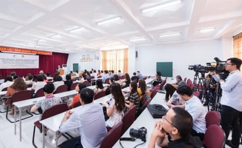 New Zealand helps Vietnamese officials boost English skills