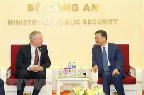 Public security minister affirms support for Google