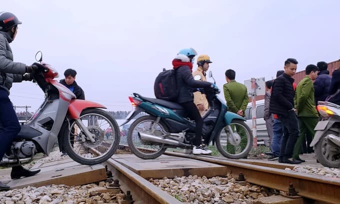 Vietnam Railways wants $107 mln to fence crossings, prevent crashes