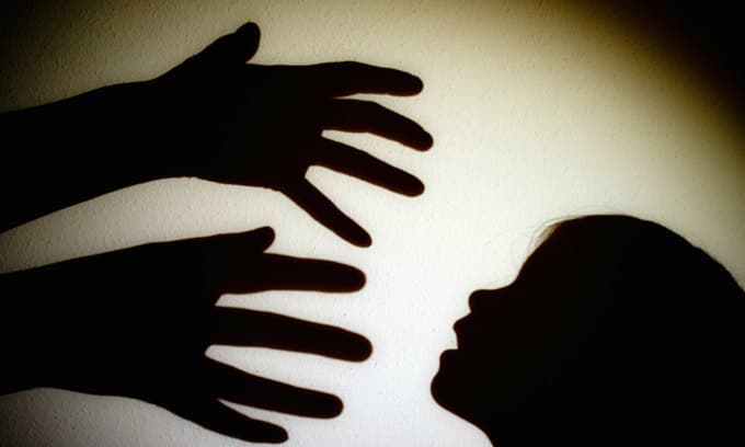American pedophile suspect tried to entice two Vietnamese minors