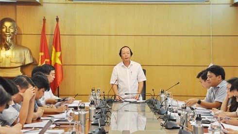Ministries discuss tightening control over used goods, waste import