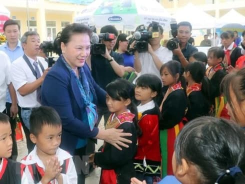 Top legislator visits mountainous commune in Quang Ninh province