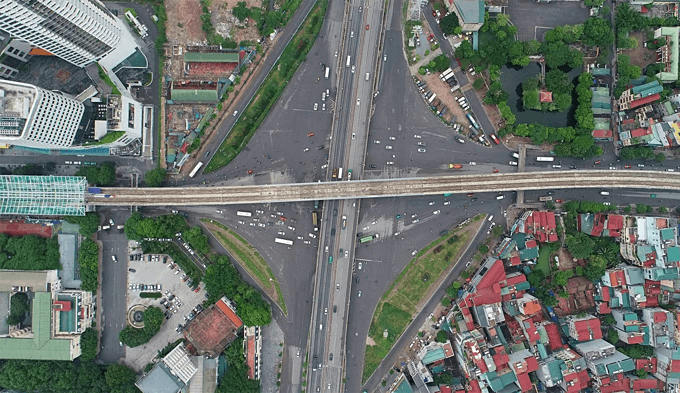 Four major interchanges with mutiple ramps in Hanoi