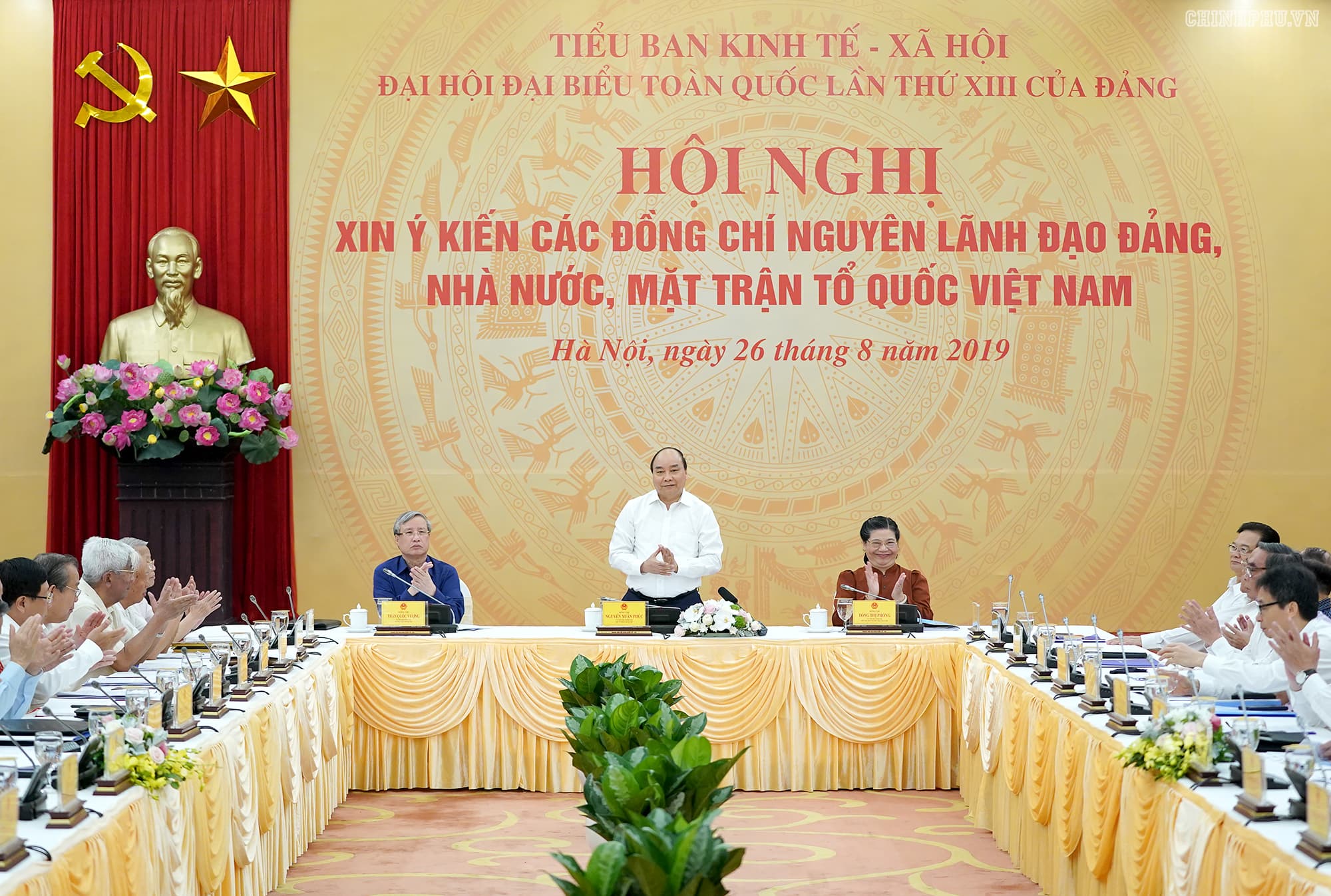 PM seeks former leaders’ comments on socio-economic strategy