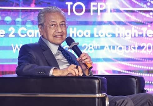 Malaysian PM shares digital transformation experience with Vietnam