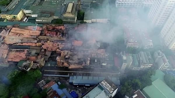 Hanoi light bulb warehouse fire may contaminate food, authorities warn