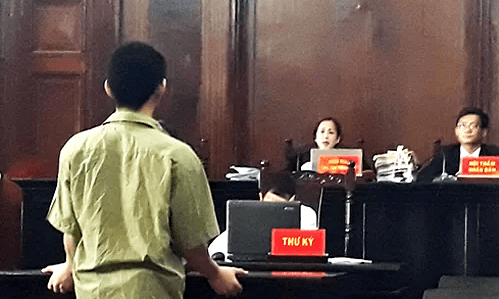 Teen gang jailed for robbing Saigon convenience stores
