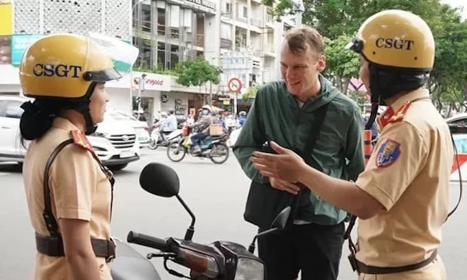 Saigon nabs 22 foreigners for traffic violations