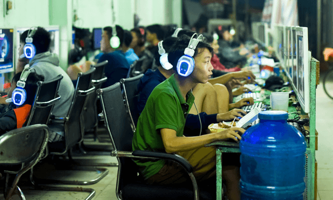 Internet gets slower in Vietnam, undersea cable repairs delayed