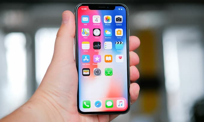 iPhone drops out of top three in Vietnam