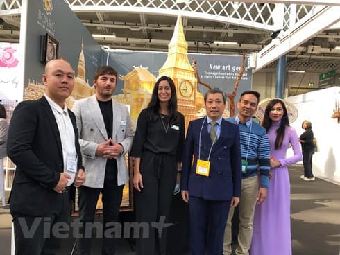 Vietnamese handicrafts put into spotlight during London International Fair