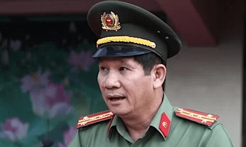 Top provincial cop loses all party positions