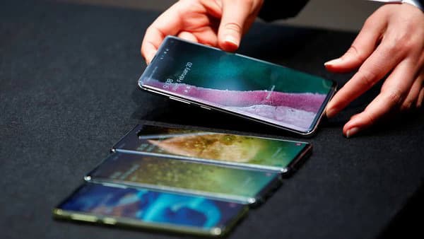 August trade surplus jumps on Samsung phone shipments