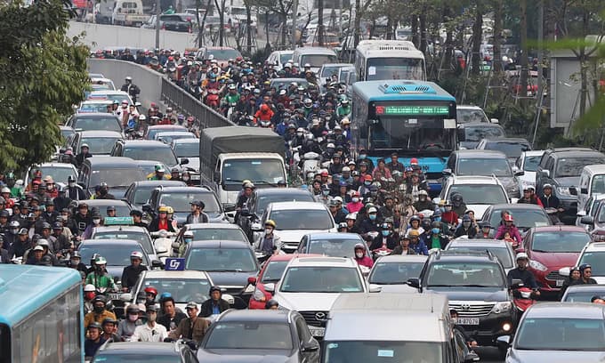 Hanoi to add new bus routes to boost public transportation