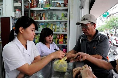 Pharmacies struggle with drug management system