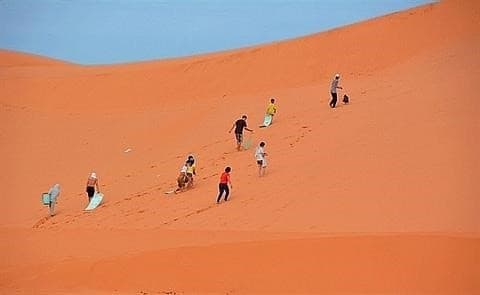 Binh Thuan acts to attract more foreign investors